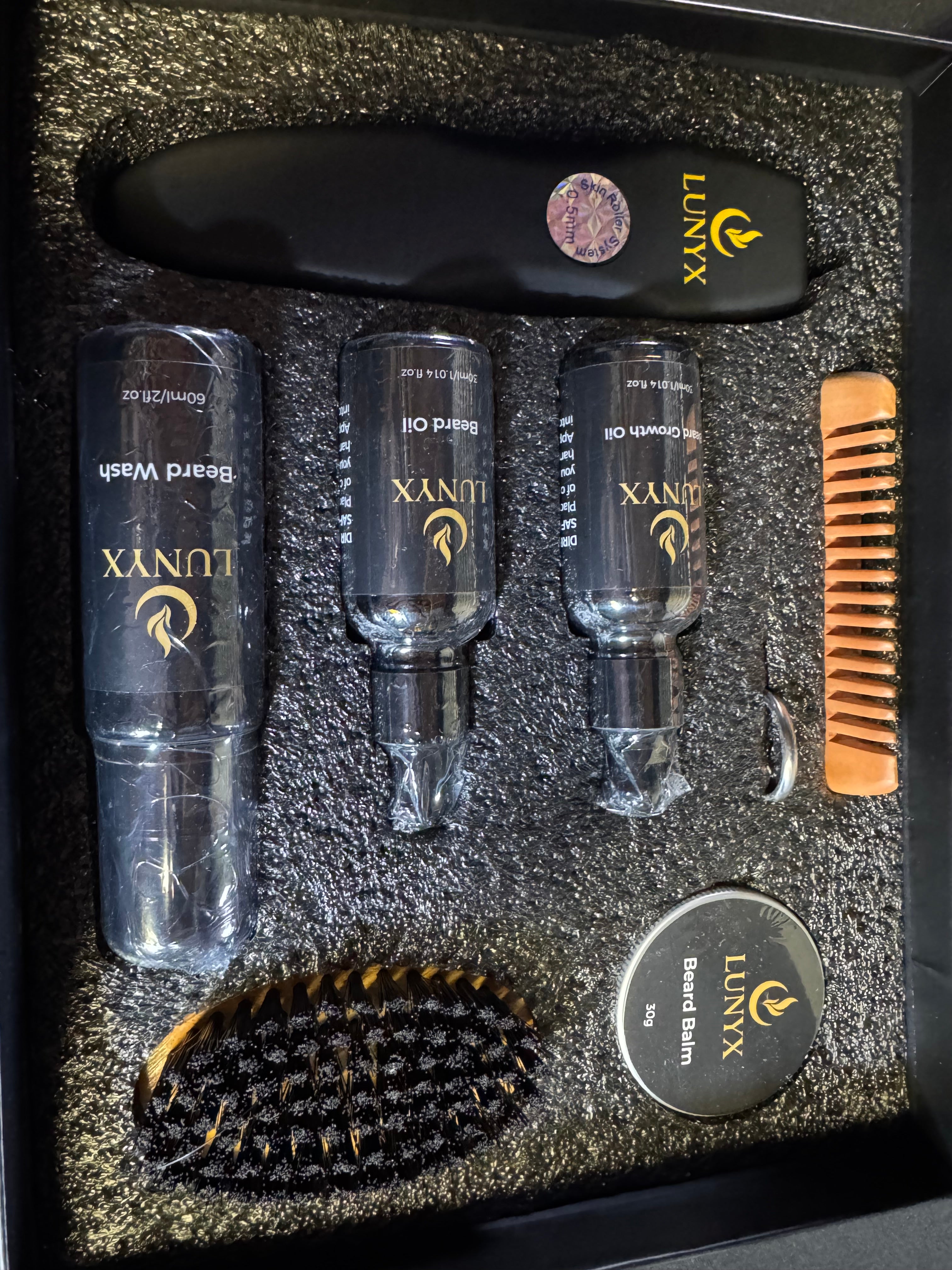 LUNYX Signature 8-Piece Beard Grooming Kit
